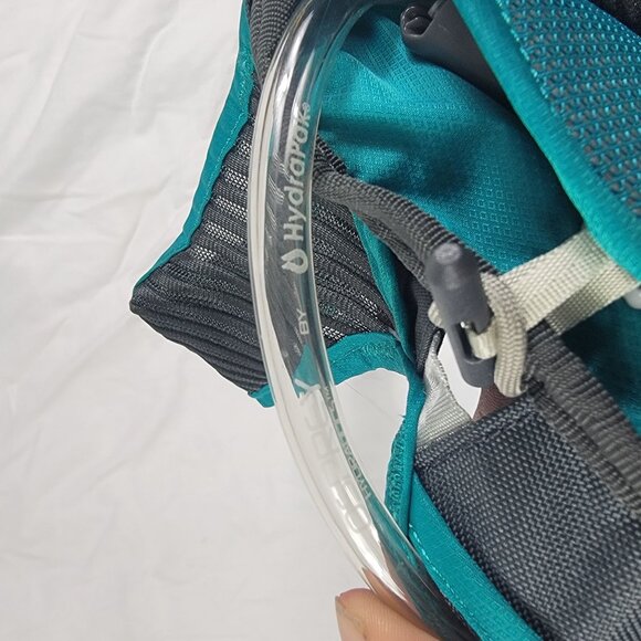 Osprey Kitsuma 1.5 Hydration Pack Turquoise 1.5L 50oz Reservoir Hiking Camping - Picture 8 of 9